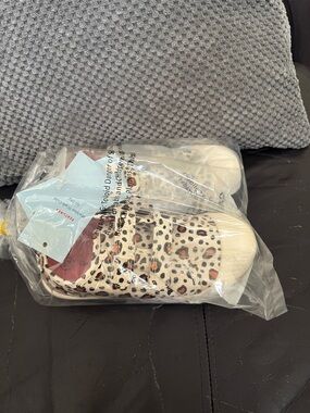 Cat & Jack Leopard Print Kids ParkerSneakers - White, Tan, Black, Orange